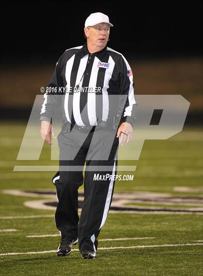 Thumbnail 3 in Mineola vs. Pottsboro (UIL 3A Division 1 Region 2 Final) photogallery.