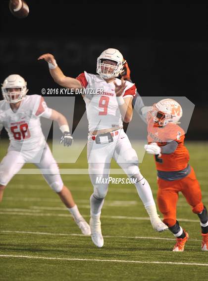 Thumbnail 2 in Mineola vs. Pottsboro (UIL 3A Division 1 Region 2 Final) photogallery.