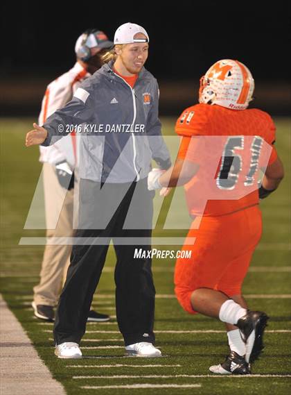Thumbnail 1 in Mineola vs. Pottsboro (UIL 3A Division 1 Region 2 Final) photogallery.