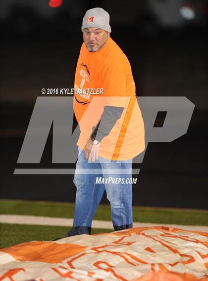 Thumbnail 1 in Mineola vs. Pottsboro (UIL 3A Division 1 Region 2 Final) photogallery.