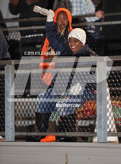 Thumbnail 2 in Mineola vs. Pottsboro (UIL 3A Division 1 Region 2 Final) photogallery.