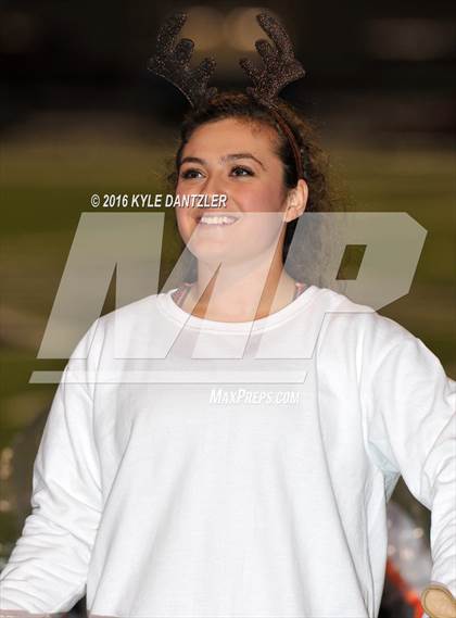 Thumbnail 2 in Mineola vs. Pottsboro (UIL 3A Division 1 Region 2 Final) photogallery.