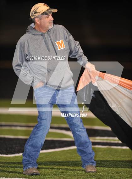 Thumbnail 2 in Mineola vs. Pottsboro (UIL 3A Division 1 Region 2 Final) photogallery.