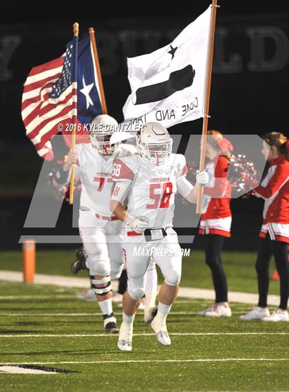 Thumbnail 2 in Mineola vs. Pottsboro (UIL 3A Division 1 Region 2 Final) photogallery.