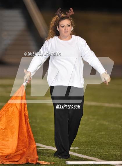 Thumbnail 1 in Mineola vs. Pottsboro (UIL 3A Division 1 Region 2 Final) photogallery.