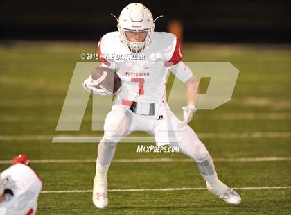 Thumbnail 1 in Mineola vs. Pottsboro (UIL 3A Division 1 Region 2 Final) photogallery.