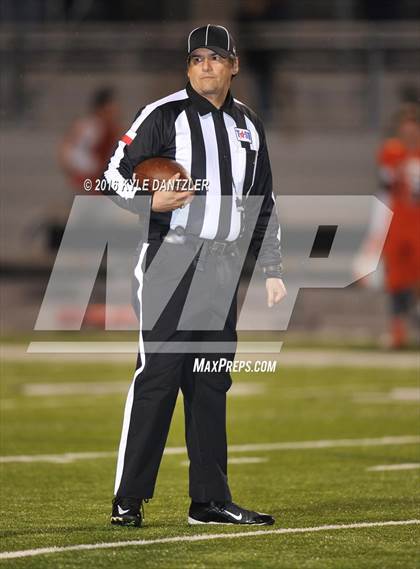 Thumbnail 2 in Mineola vs. Pottsboro (UIL 3A Division 1 Region 2 Final) photogallery.