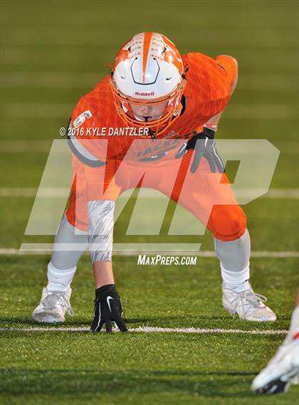 Thumbnail 1 in Mineola vs. Pottsboro (UIL 3A Division 1 Region 2 Final) photogallery.