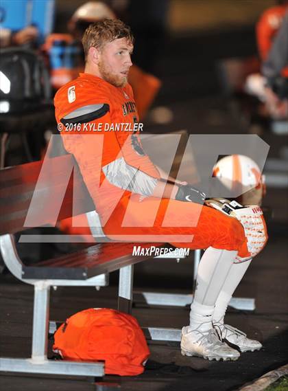 Thumbnail 2 in Mineola vs. Pottsboro (UIL 3A Division 1 Region 2 Final) photogallery.
