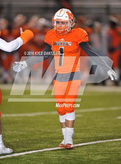 Thumbnail 1 in Mineola vs. Pottsboro (UIL 3A Division 1 Region 2 Final) photogallery.