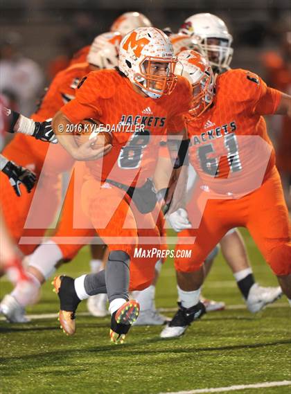 Thumbnail 2 in Mineola vs. Pottsboro (UIL 3A Division 1 Region 2 Final) photogallery.