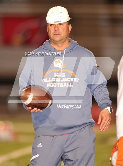 Thumbnail 2 in Mineola vs. Pottsboro (UIL 3A Division 1 Region 2 Final) photogallery.