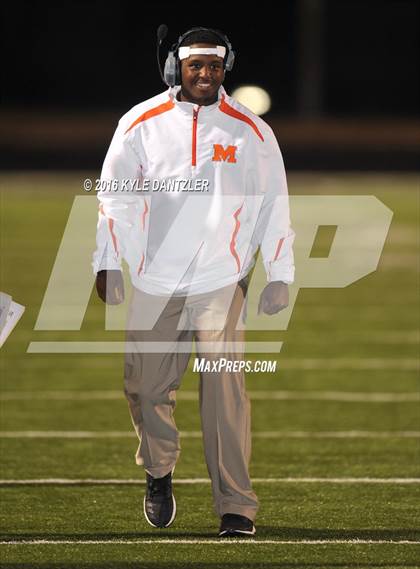 Thumbnail 3 in Mineola vs. Pottsboro (UIL 3A Division 1 Region 2 Final) photogallery.