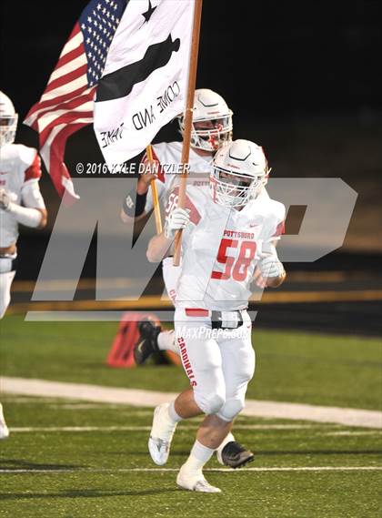 Thumbnail 3 in Mineola vs. Pottsboro (UIL 3A Division 1 Region 2 Final) photogallery.
