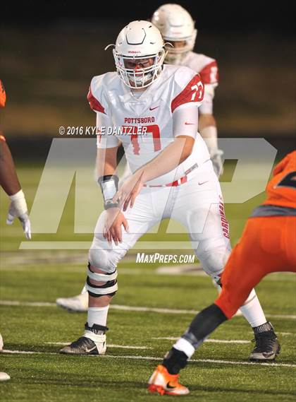Thumbnail 3 in Mineola vs. Pottsboro (UIL 3A Division 1 Region 2 Final) photogallery.