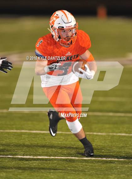 Thumbnail 3 in Mineola vs. Pottsboro (UIL 3A Division 1 Region 2 Final) photogallery.