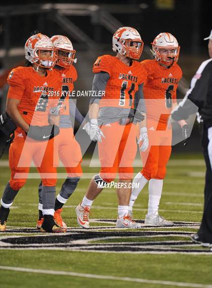 Thumbnail 2 in Mineola vs. Pottsboro (UIL 3A Division 1 Region 2 Final) photogallery.