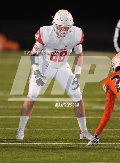 Thumbnail 3 in Mineola vs. Pottsboro (UIL 3A Division 1 Region 2 Final) photogallery.