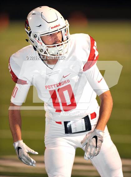 Thumbnail 1 in Mineola vs. Pottsboro (UIL 3A Division 1 Region 2 Final) photogallery.