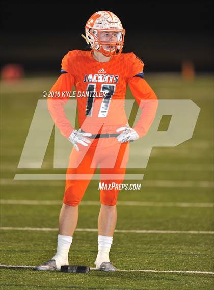 Thumbnail 1 in Mineola vs. Pottsboro (UIL 3A Division 1 Region 2 Final) photogallery.