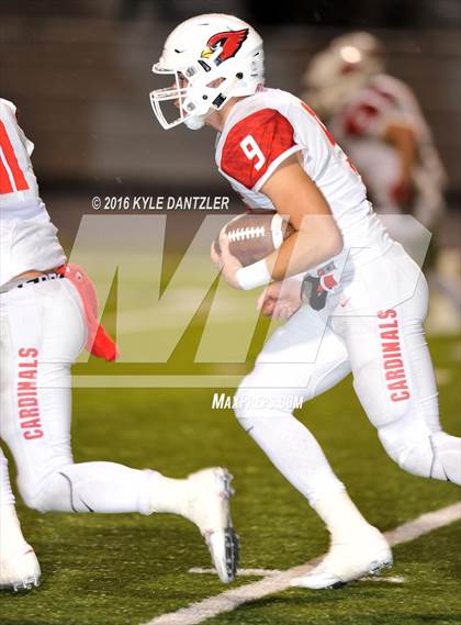 Thumbnail 3 in Mineola vs. Pottsboro (UIL 3A Division 1 Region 2 Final) photogallery.