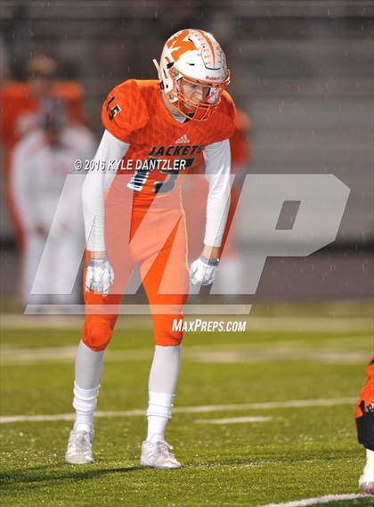 Thumbnail 3 in Mineola vs. Pottsboro (UIL 3A Division 1 Region 2 Final) photogallery.
