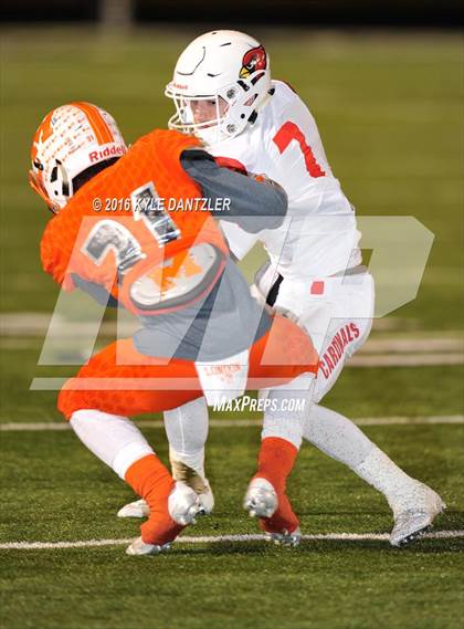 Thumbnail 2 in Mineola vs. Pottsboro (UIL 3A Division 1 Region 2 Final) photogallery.
