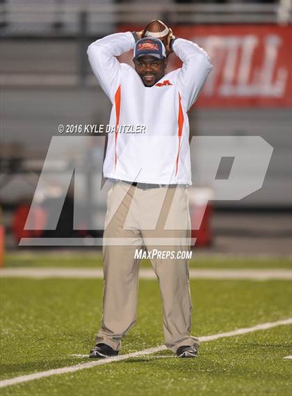 Thumbnail 2 in Mineola vs. Pottsboro (UIL 3A Division 1 Region 2 Final) photogallery.