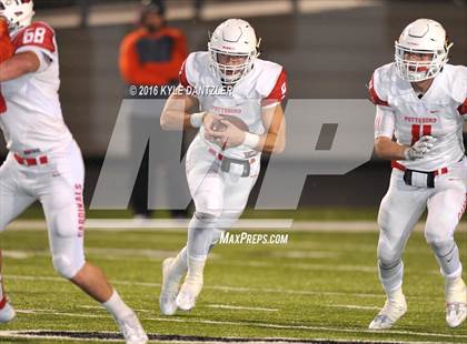 Thumbnail 3 in Mineola vs. Pottsboro (UIL 3A Division 1 Region 2 Final) photogallery.