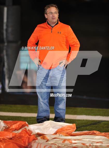 Thumbnail 2 in Mineola vs. Pottsboro (UIL 3A Division 1 Region 2 Final) photogallery.