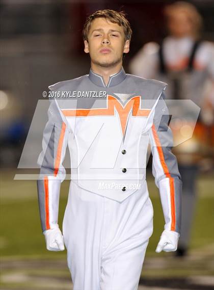 Thumbnail 3 in Mineola vs. Pottsboro (UIL 3A Division 1 Region 2 Final) photogallery.