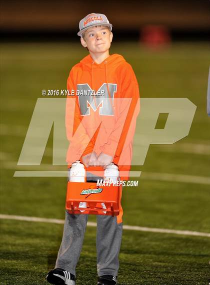 Thumbnail 2 in Mineola vs. Pottsboro (UIL 3A Division 1 Region 2 Final) photogallery.