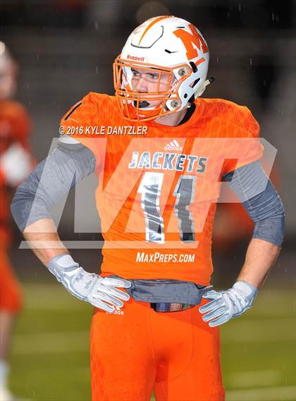 Thumbnail 2 in Mineola vs. Pottsboro (UIL 3A Division 1 Region 2 Final) photogallery.