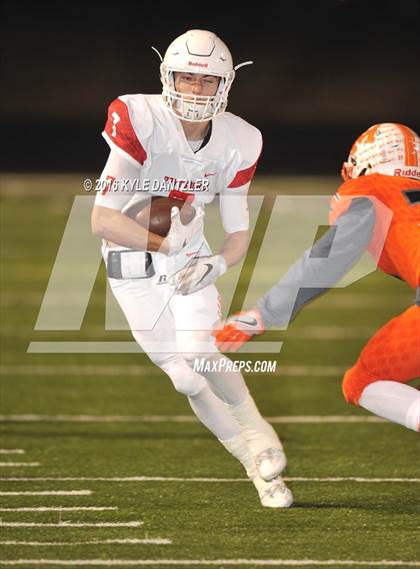 Thumbnail 1 in Mineola vs. Pottsboro (UIL 3A Division 1 Region 2 Final) photogallery.
