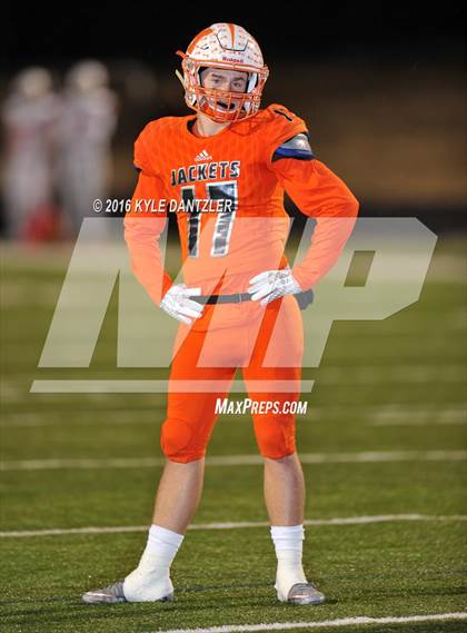 Thumbnail 3 in Mineola vs. Pottsboro (UIL 3A Division 1 Region 2 Final) photogallery.
