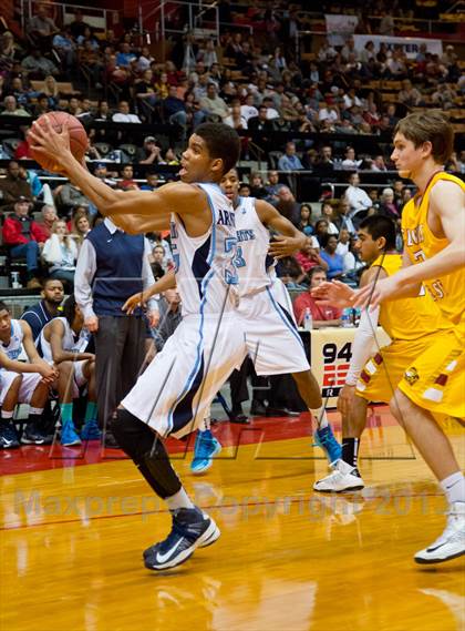 Thumbnail 3 in  Clovis West vs. Bullard (CS CIF D1 Final) photogallery.