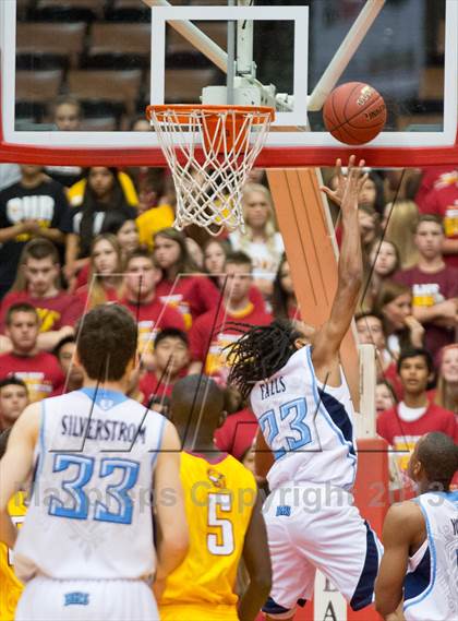 Thumbnail 2 in  Clovis West vs. Bullard (CS CIF D1 Final) photogallery.