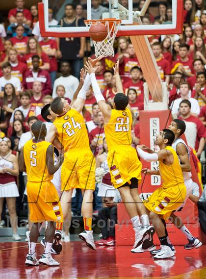 Thumbnail 1 in  Clovis West vs. Bullard (CS CIF D1 Final) photogallery.