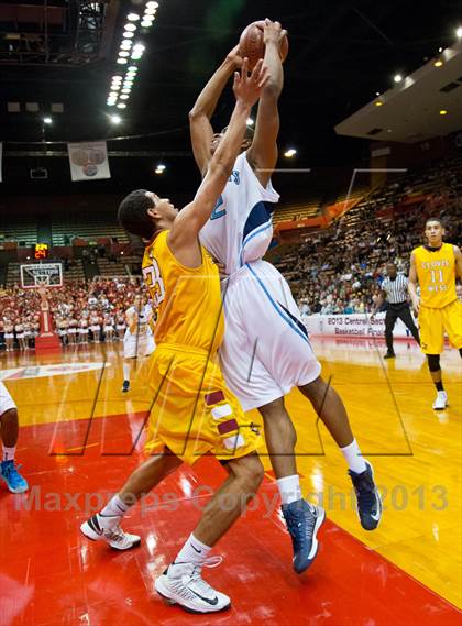 Thumbnail 1 in  Clovis West vs. Bullard (CS CIF D1 Final) photogallery.