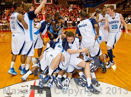 Thumbnail 2 in  Clovis West vs. Bullard (CS CIF D1 Final) photogallery.