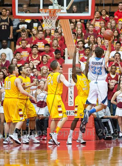 Thumbnail 1 in  Clovis West vs. Bullard (CS CIF D1 Final) photogallery.