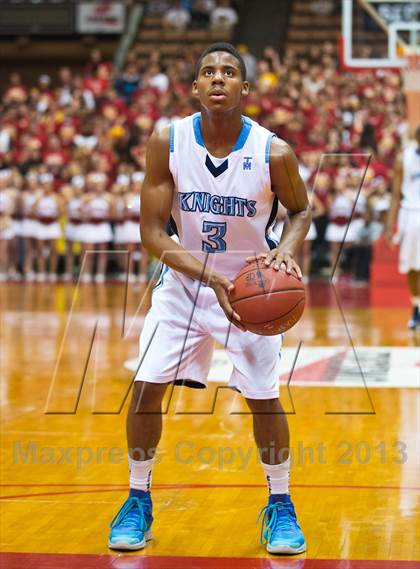 Thumbnail 2 in  Clovis West vs. Bullard (CS CIF D1 Final) photogallery.