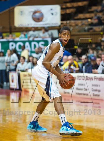 Thumbnail 3 in  Clovis West vs. Bullard (CS CIF D1 Final) photogallery.