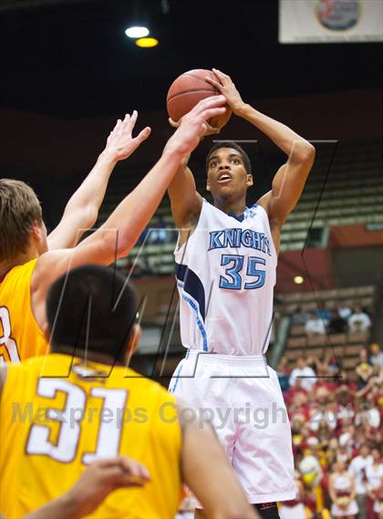 Thumbnail 1 in  Clovis West vs. Bullard (CS CIF D1 Final) photogallery.