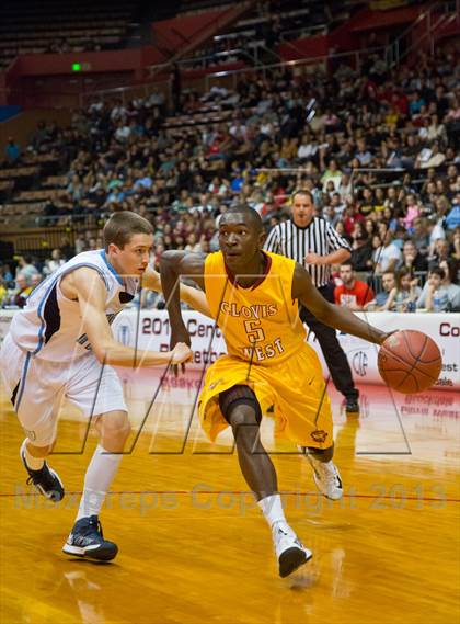 Thumbnail 1 in  Clovis West vs. Bullard (CS CIF D1 Final) photogallery.
