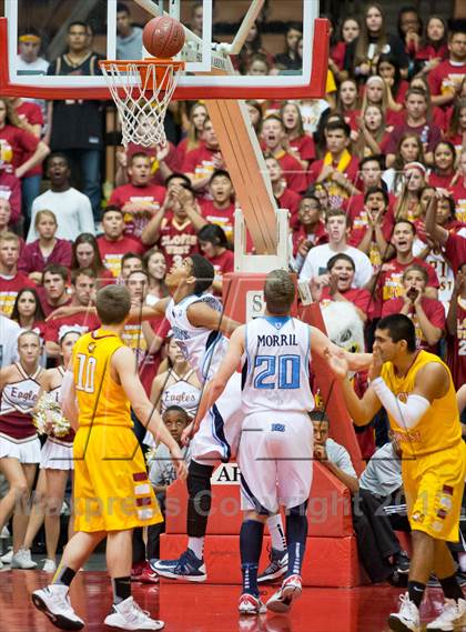 Thumbnail 1 in  Clovis West vs. Bullard (CS CIF D1 Final) photogallery.