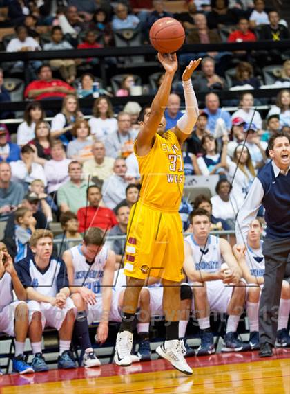 Thumbnail 1 in  Clovis West vs. Bullard (CS CIF D1 Final) photogallery.