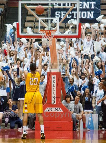 Thumbnail 3 in  Clovis West vs. Bullard (CS CIF D1 Final) photogallery.