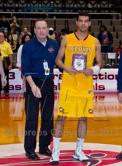 Thumbnail 3 in  Clovis West vs. Bullard (CS CIF D1 Final) photogallery.