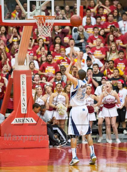 Thumbnail 3 in  Clovis West vs. Bullard (CS CIF D1 Final) photogallery.